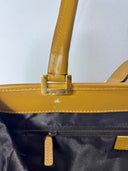 Attache de l’anse et poche intérieure zippée du sac Gucci vintage