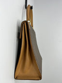 Celine Sac à main Maillon Triomphe — Toile monogrammée marron, détails cuir beige et hardware doré