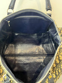 Intérieur du sac Dior Boston 40 ouvert, fond et poche zippée