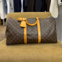 Sac de voyage Louis Vuitton Keepall 50 Monogram marron, vue de face chez MAJO