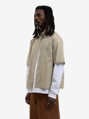 La chemise à manches courtes beige