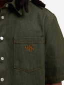 La chemise en denim brut vert